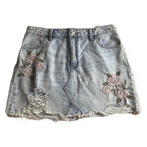 Hollister Denim Skirt Juniors Size 3 / W29  Cottage-core Distressed Frayed Hem